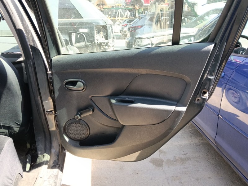 Recambio de guarnecido puerta trasera derecha para dacia sandero ii (b8_) 1.2 referencia OEM IAM   