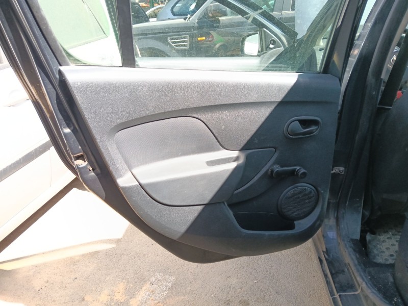 Recambio de guarnecido puerta trasera izquierda para dacia sandero ii (b8_) 1.2 referencia OEM IAM   