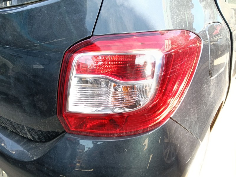 Recambio de piloto trasero derecho para dacia sandero ii (b8_) 1.2 referencia OEM IAM   