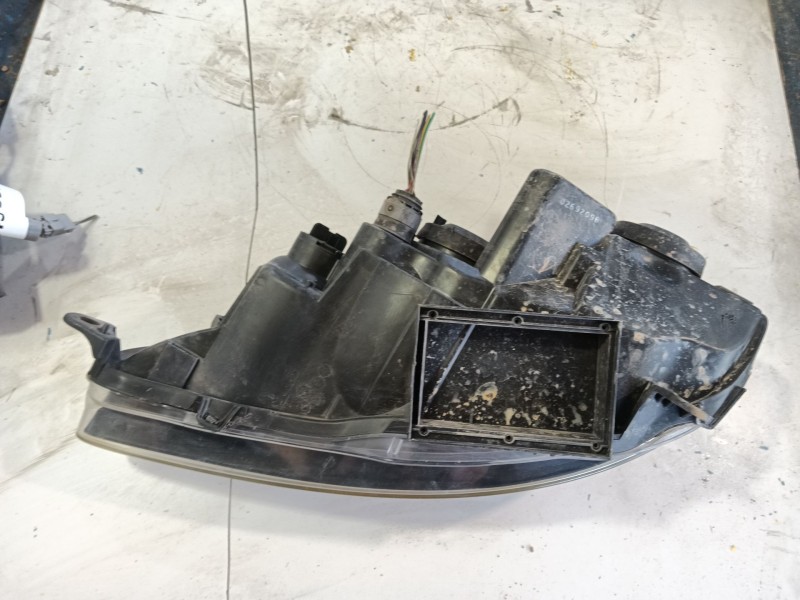 Recambio de faro derecho para alfa romeo 147 (937_) 1.9 jtd (937.axf1a, 937.bxf1a) referencia OEM IAM   