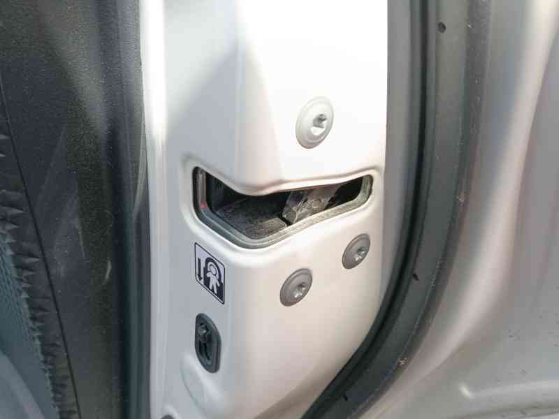 Recambio de cerradura puerta trasera derecha para toyota c-hr (_x1_) 1.8 hybrid (zyx10_, zyx11_) referencia OEM IAM 69050F4010  