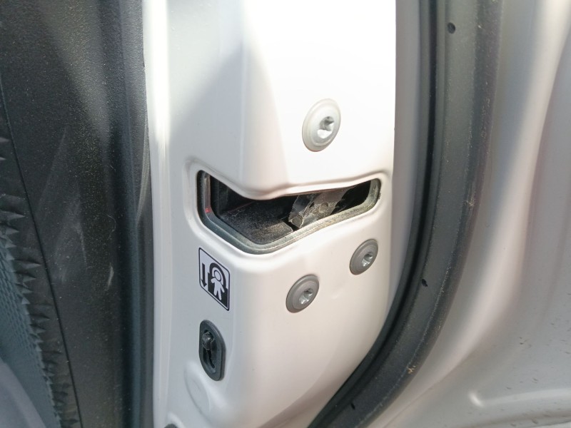 Recambio de cerradura puerta trasera derecha para toyota c-hr (_x1_) 1.8 hybrid (zyx10_, zyx11_) referencia OEM IAM 69050F4010  