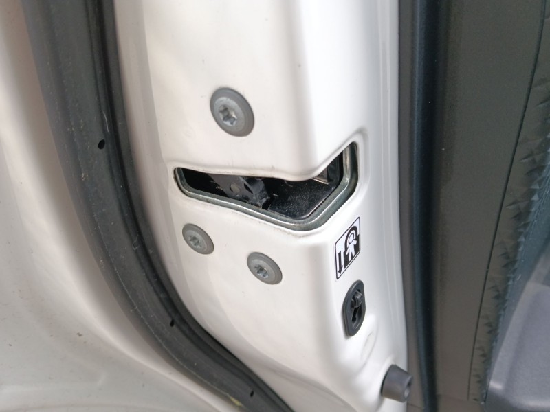 Recambio de cerradura puerta trasera izquierda para toyota c-hr (_x1_) 1.8 hybrid (zyx10_, zyx11_) referencia OEM IAM 69060F4010