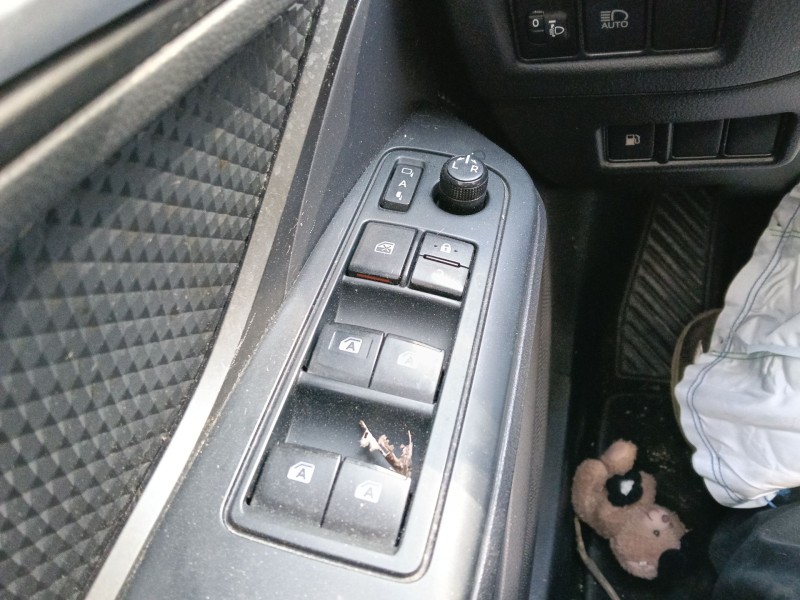 Recambio de mando elevalunas delantero izquierdo para toyota c-hr (_x1_) 1.8 hybrid (zyx10_, zyx11_) referencia OEM IAM 84040F40