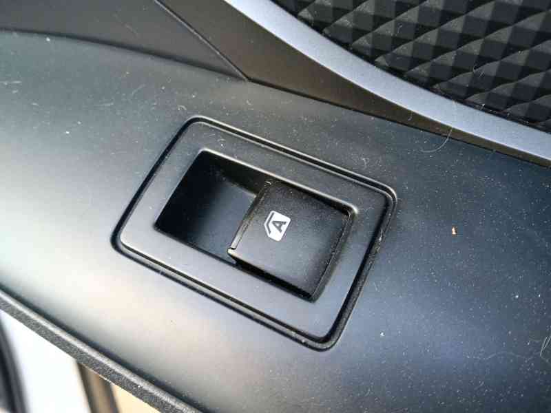 Recambio de mando elevalunas delantero derecho para toyota c-hr (_x1_) 1.8 hybrid (zyx10_, zyx11_) referencia OEM IAM 84810F4030