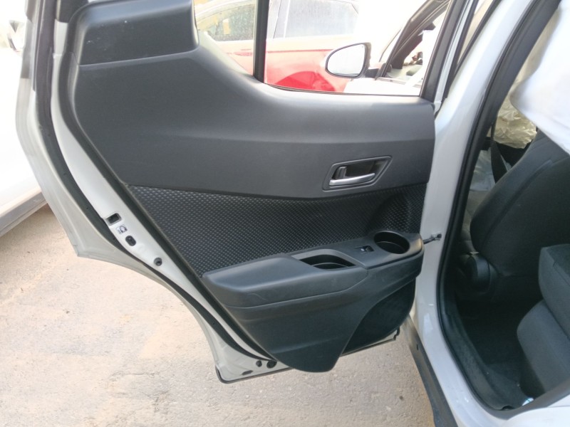 Recambio de guarnecido puerta trasera izquierda para toyota c-hr (_x1_) 1.8 hybrid (zyx10_, zyx11_) referencia OEM IAM   