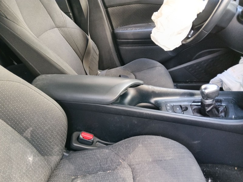 Recambio de apoyabrazos central para toyota c-hr (_x1_) 1.8 hybrid (zyx10_, zyx11_) referencia OEM IAM   