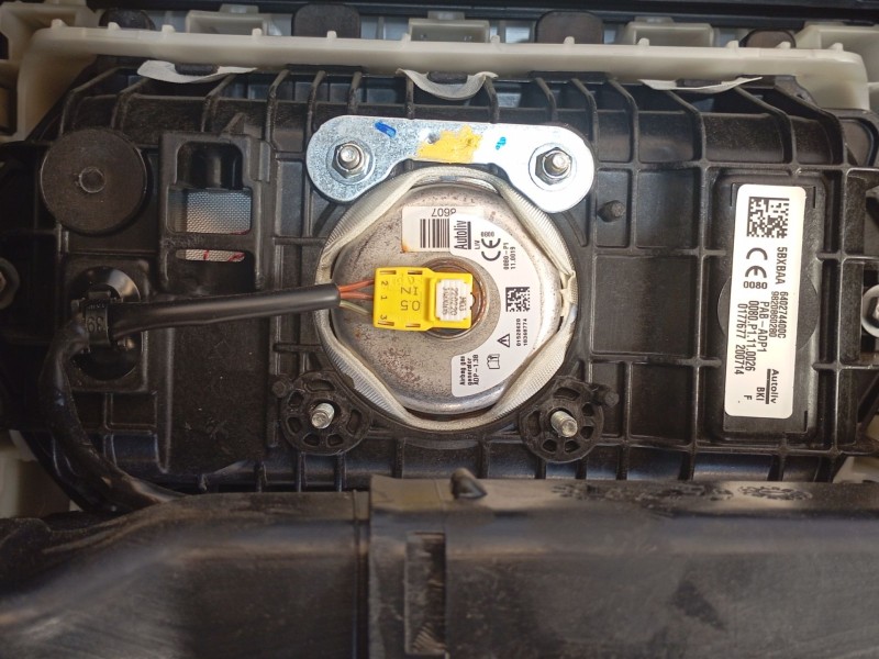 Recambio de salpicadero para opel corsa f (p2jo) corsa-e (68) referencia OEM IAM  640274400C 