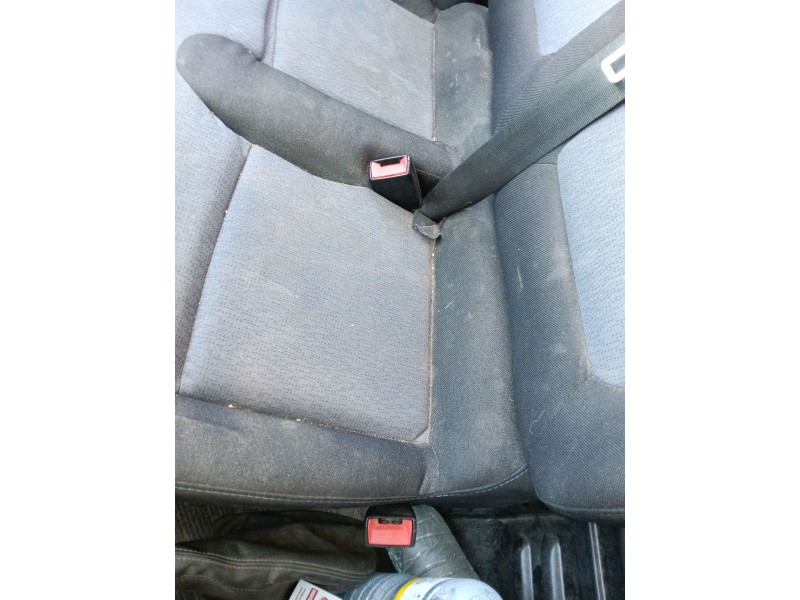 Recambio de enganche cinturon delantero derecho para opel vivaro b furgoneta (x82) 1.6 cdti (05) referencia OEM IAM   