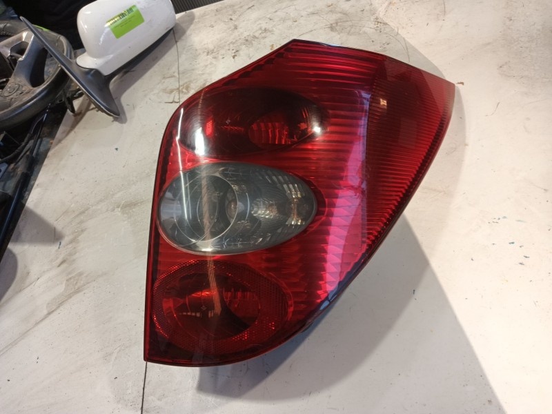 Recambio de piloto trasero derecho para renault laguna ii grandtour (kg0/1_) 1.9 dci (kg0g) referencia OEM IAM   