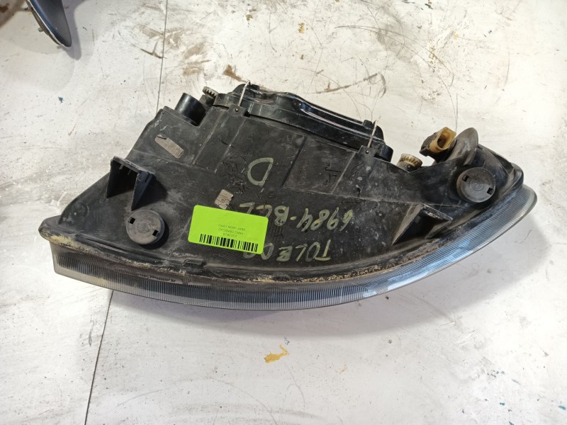 Recambio de faro derecho para seat leon (1m1) 1.6 16 v referencia OEM IAM   