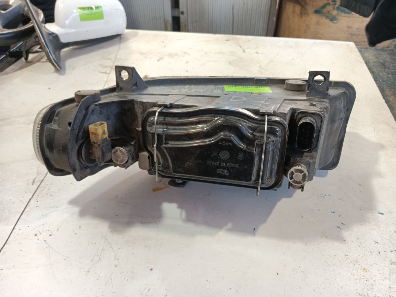 Recambio de faro derecho para seat leon (1m1) 1.6 16 v referencia OEM IAM   