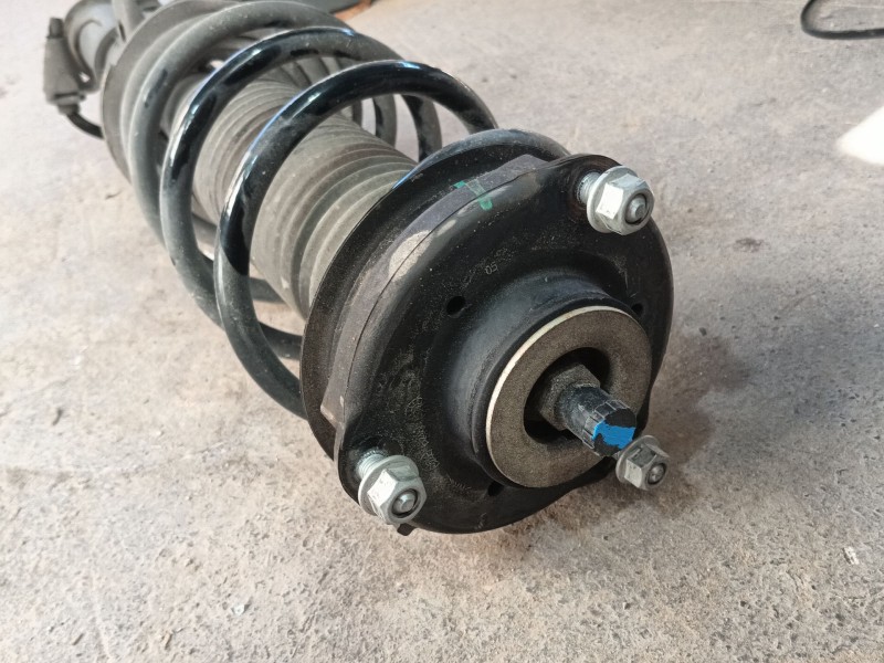 Recambio de amortiguador delantero derecho para mg zs suv (azs1) 1.0 t-gdi referencia OEM IAM 10242085  