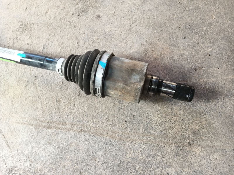 Recambio de transmision delantera izquierda para mg zs suv (azs1) 1.0 t-gdi referencia OEM IAM 10233396  