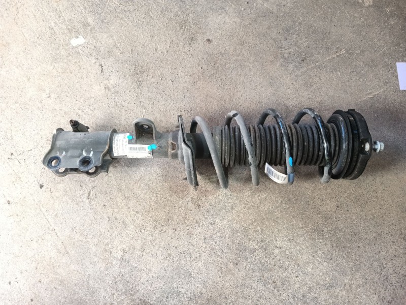 Recambio de amortiguador delantero izquierdo para mg zs suv (azs1) 1.0 t-gdi referencia OEM IAM 10242405  