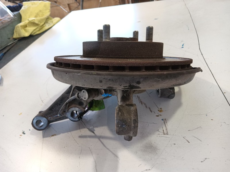 Recambio de mangueta delantera izquierda para toyota yaris (_p1_) 1.4 d-4d (nlp10_) referencia OEM IAM 4321252010  