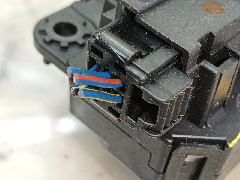 Recambio de motor apertura trampillas climatizador para opel corsa f (p2jo) corsa-e (68) referencia OEM IAM   