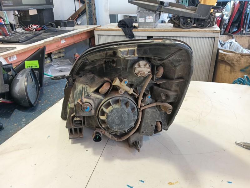Recambio de faro derecho para hyundai h-1 furgoneta (a1) 2.5 td referencia OEM IAM   