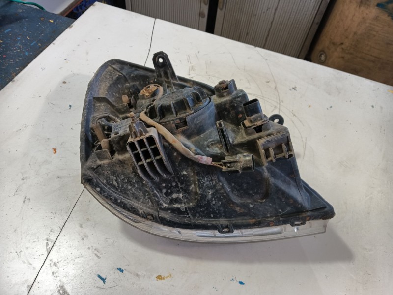 Recambio de faro izquierdo para hyundai h-1 furgoneta (a1) 2.5 td referencia OEM IAM   