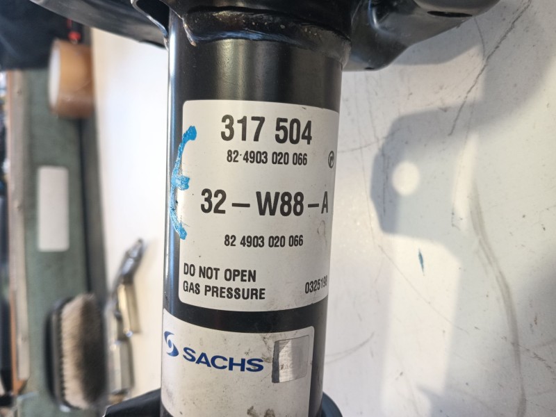 Recambio de amortiguador delantero derecho para opel astra k (b16) 1.4 turbo (68) referencia OEM IAM 13453360  