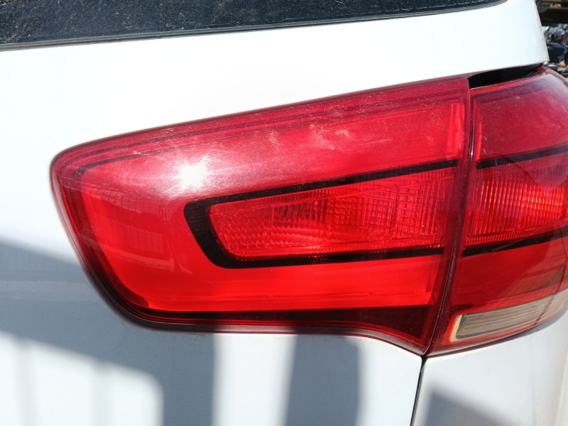 Recambio de piloto trasero derecho interior para kia sportage iii (sl) 1.6 gdi referencia OEM IAM   