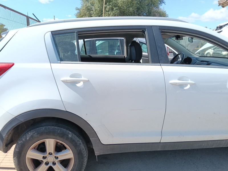 Recambio de puerta trasera derecha para kia sportage iii (sl) 1.6 gdi referencia OEM IAM   