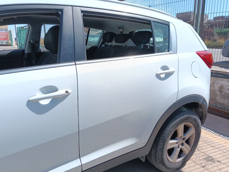 Recambio de puerta trasera izquierda para kia sportage iii (sl) 1.6 gdi referencia OEM IAM   