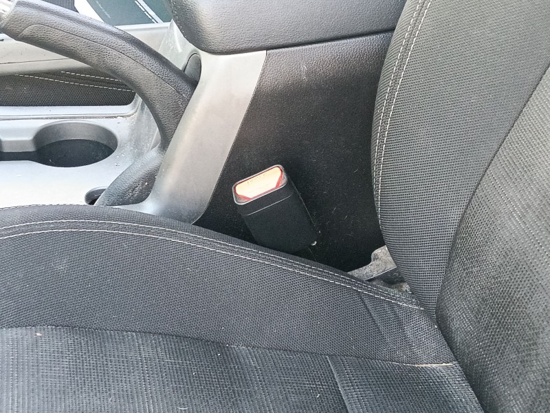 Recambio de enganche cinturon delantero izquierdo para kia sportage iii (sl) 1.6 gdi referencia OEM IAM   