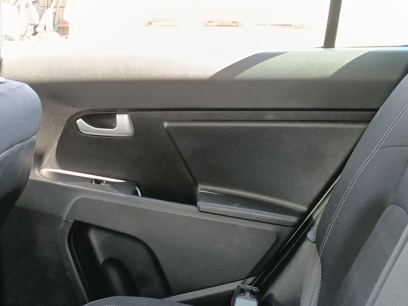 Recambio de guarnecido puerta trasera derecha para kia sportage iii (sl) 1.6 gdi referencia OEM IAM   