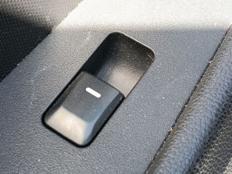 Recambio de mando elevalunas trasero izquierdo para kia sportage iii (sl) 1.6 gdi referencia OEM IAM   