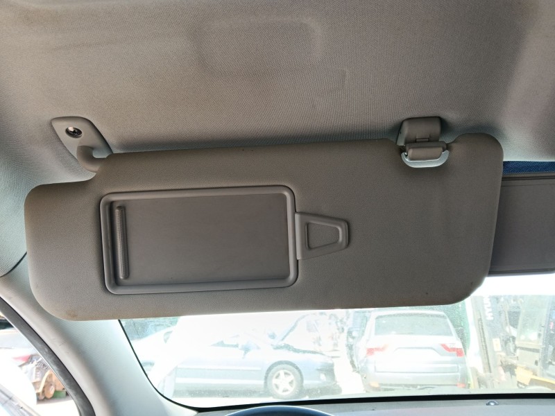 Recambio de parasol izquierdo para kia sportage iii (sl) 1.6 gdi referencia OEM IAM   