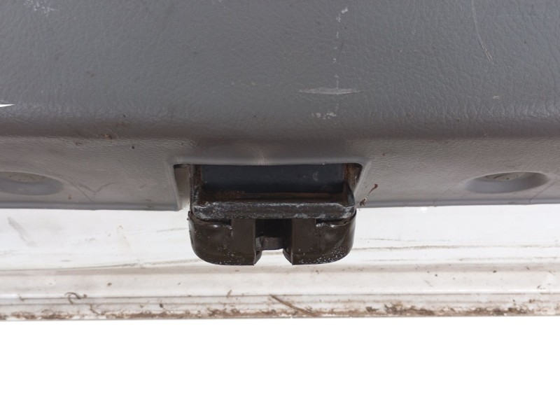Recambio de porton trasero para kia sorento i (jc) 2.5 crdi referencia OEM IAM 737003E102  