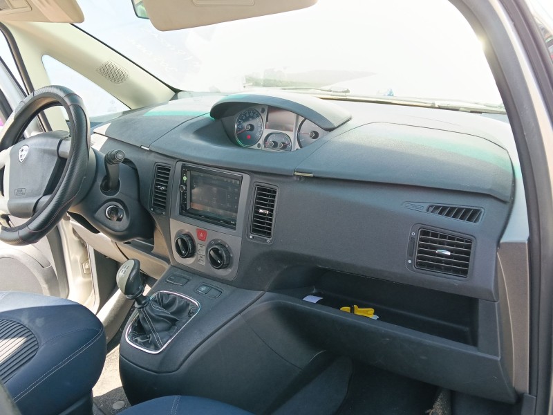 Recambio de salpicadero para lancia musa (350_) 1.4 (350.axf1a) referencia OEM IAM   