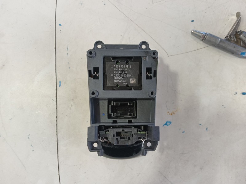 Recambio de consola central para mercedes-benz clase c (w205) c 180 bluetec / d (205.036) referencia OEM IAM   