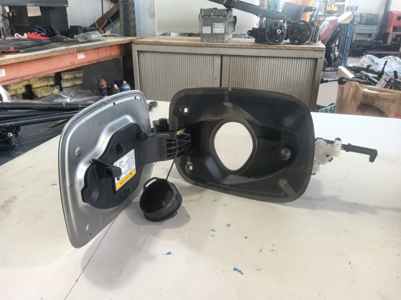 Recambio de tapa combustible para lexus nx ii (_a2_, _h2_) 450h+ e-four (aazh26) referencia OEM IAM   