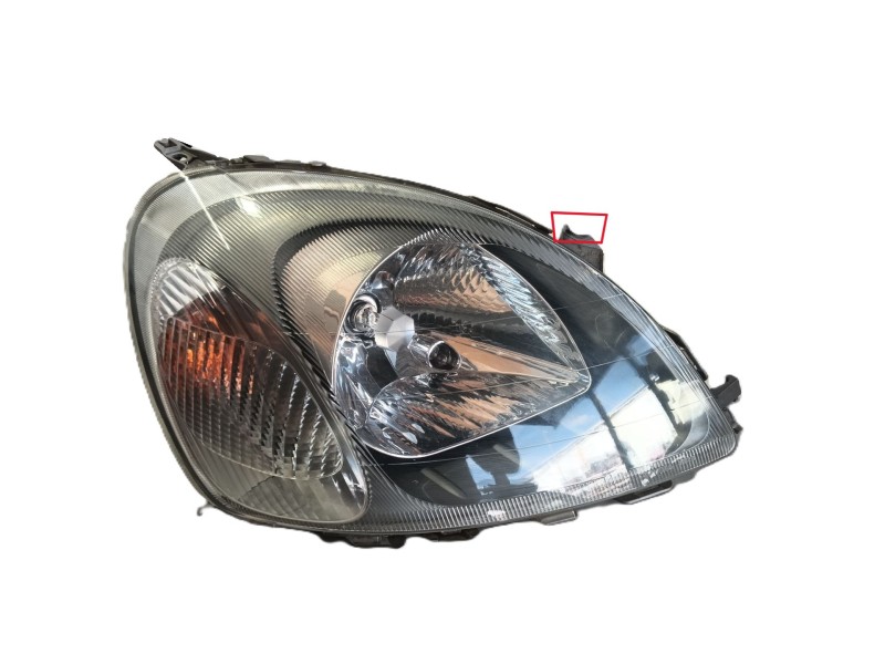 Recambio de faro derecho para toyota yaris (_p1_) 1.0 (scp10_) referencia OEM IAM 811300D011  