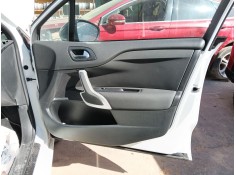 GUARNECIDO PUERTA DELANTERA DERECHA 