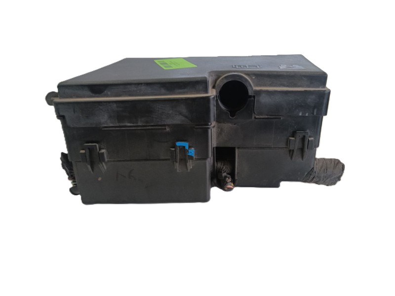 Recambio de caja fusibles delantera para mazda 3 sedán (bk) 1.6 di turbo (bk12y) referencia OEM IAM   