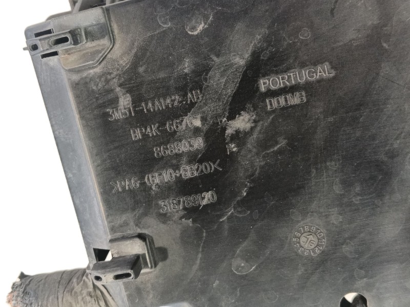 Recambio de caja fusibles delantera para mazda 3 sedán (bk) 1.6 di turbo (bk12y) referencia OEM IAM   