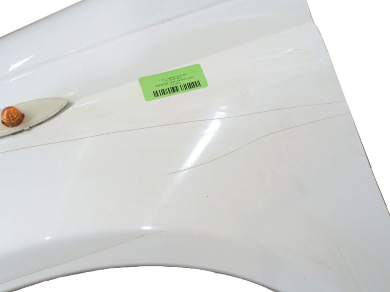 Recambio de aleta delantera izquierda para toyota yaris (_p1_) 1.0 (scp10_) referencia OEM IAM 538120D010  