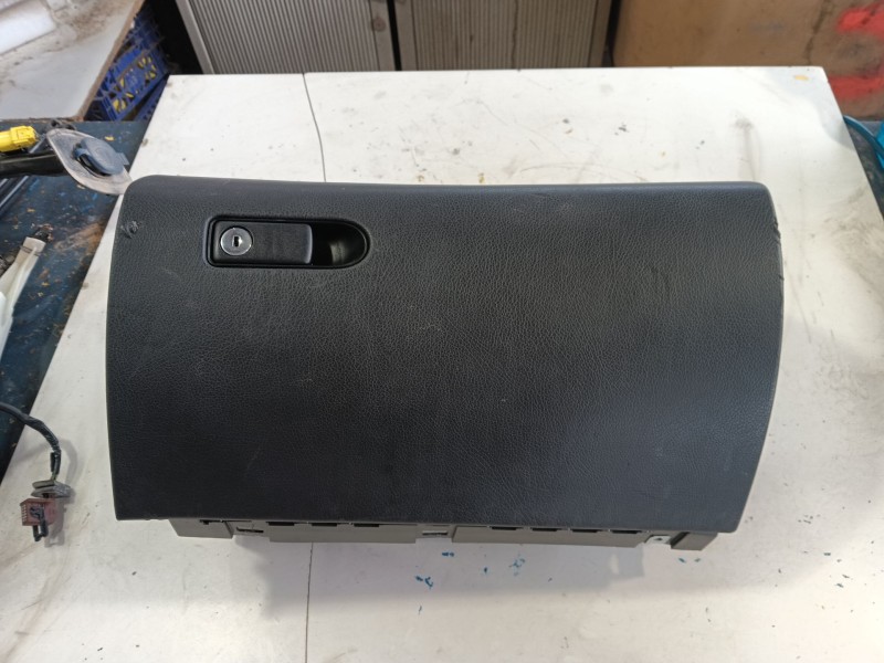 Recambio de guantera para mercedes-benz clase c (w205) c 180 bluetec / d (205.036) referencia OEM IAM   