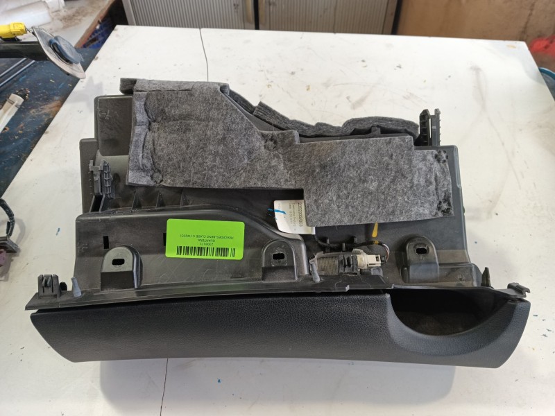 Recambio de guantera para mercedes-benz clase c (w205) c 180 bluetec / d (205.036) referencia OEM IAM   