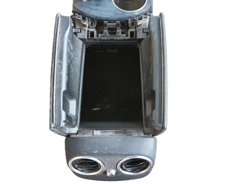 Recambio de apoyabrazos central para mercedes-benz clase c (w205) c 180 bluetec / d (205.036) referencia OEM IAM A20568006509051