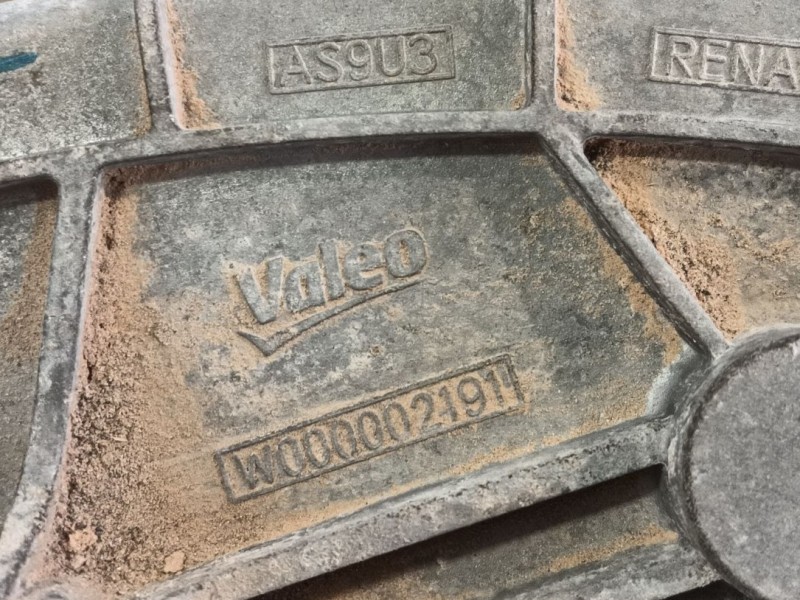 Recambio de motor limpia delantero izquierdo para renault scénic iii (jz0/1_) 1.5 dci referencia OEM IAM   