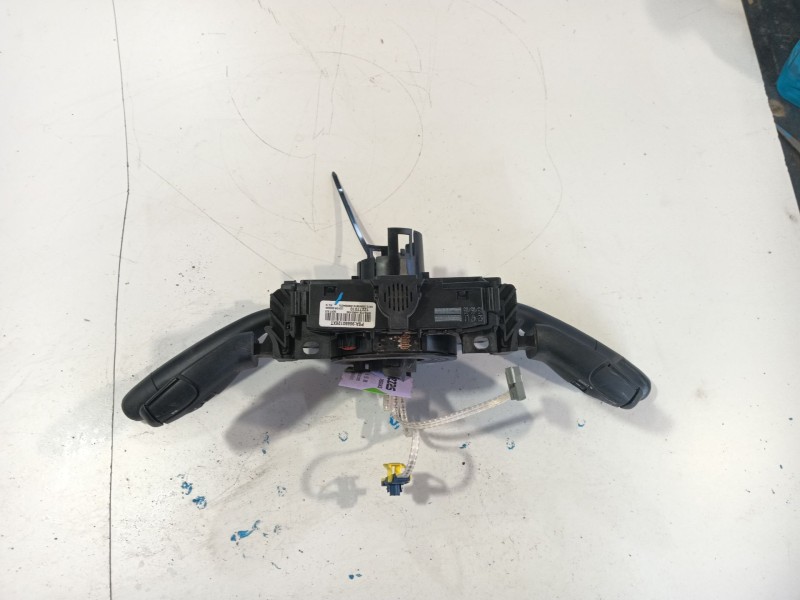 Recambio de mando multifuncion para peugeot expert tepee (vf3x_) 1.6 hdi 90 16v referencia OEM IAM   