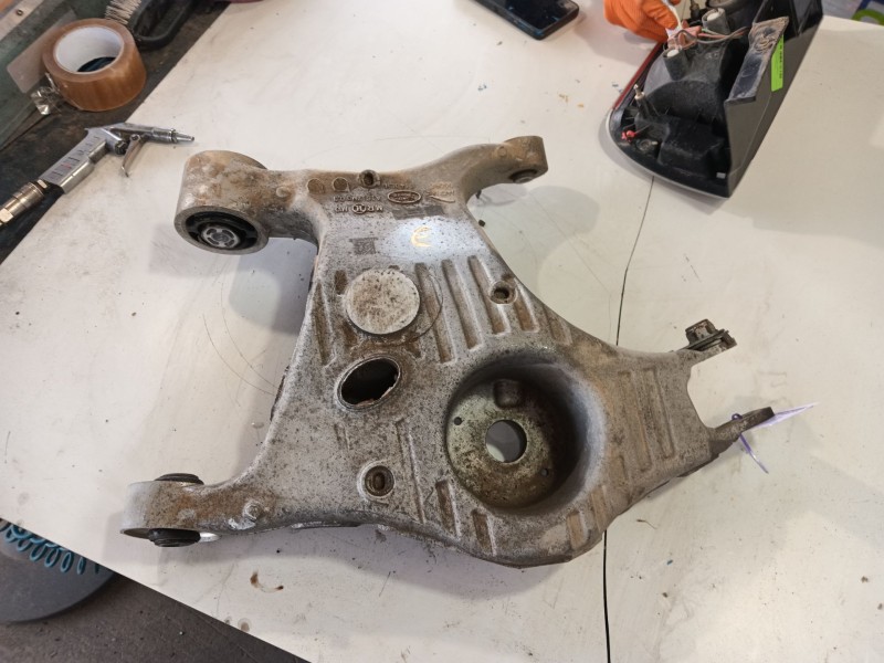 Recambio de brazo suspension inferior trasero derecho para land rover discovery sport (l550) 2.0 d referencia OEM IAM   