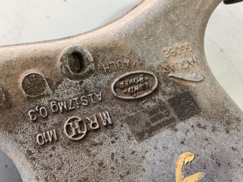 Recambio de brazo suspension inferior trasero derecho para land rover discovery sport (l550) 2.0 d referencia OEM IAM   