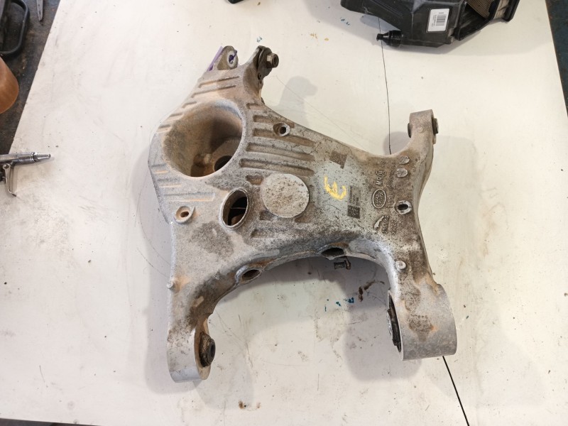 Recambio de brazo suspension inferior trasero derecho para land rover discovery sport (l550) 2.0 d referencia OEM IAM LR078519  