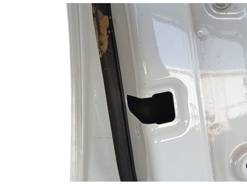 Recambio de puerta delantera izquierda para land rover discovery sport (l550) 2.0 d referencia OEM IAM LR061283  