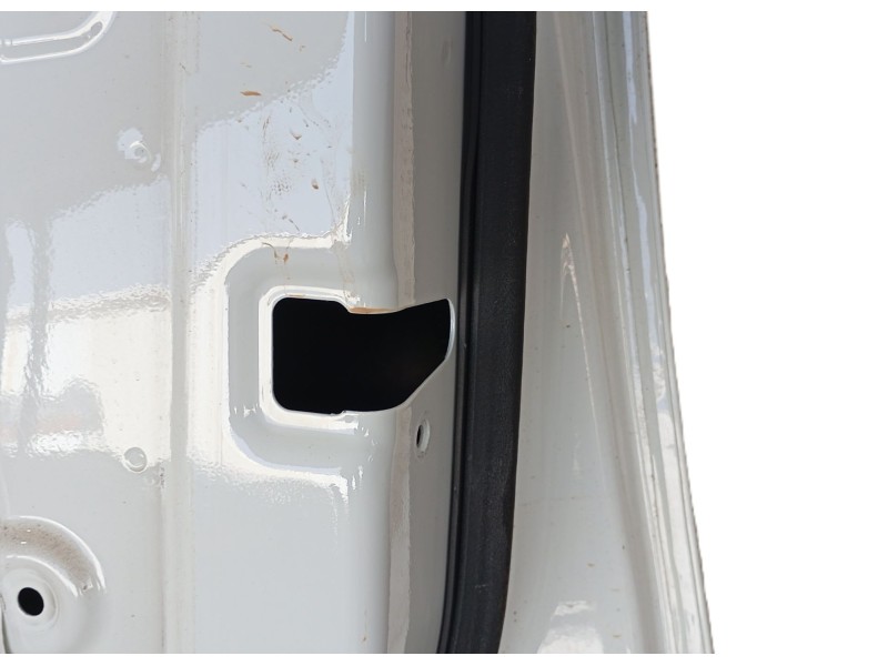 Recambio de puerta delantera derecha para land rover discovery sport (l550) 2.0 d referencia OEM IAM LR061282  